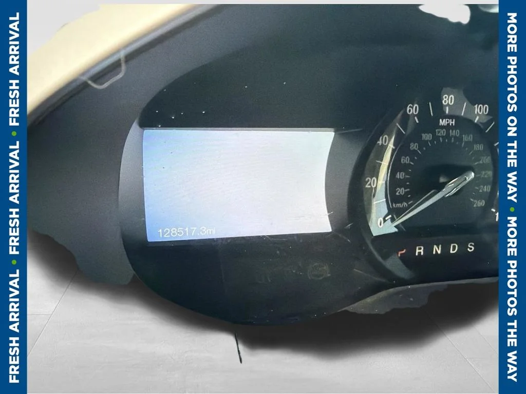 Used 2017  Ford SEL image 1