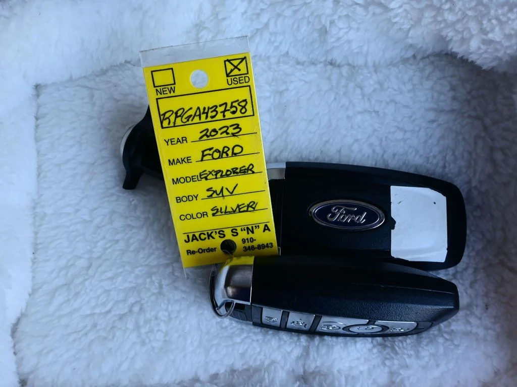 Certified Used 2023 Silver Metallic Ford XLT image 22
