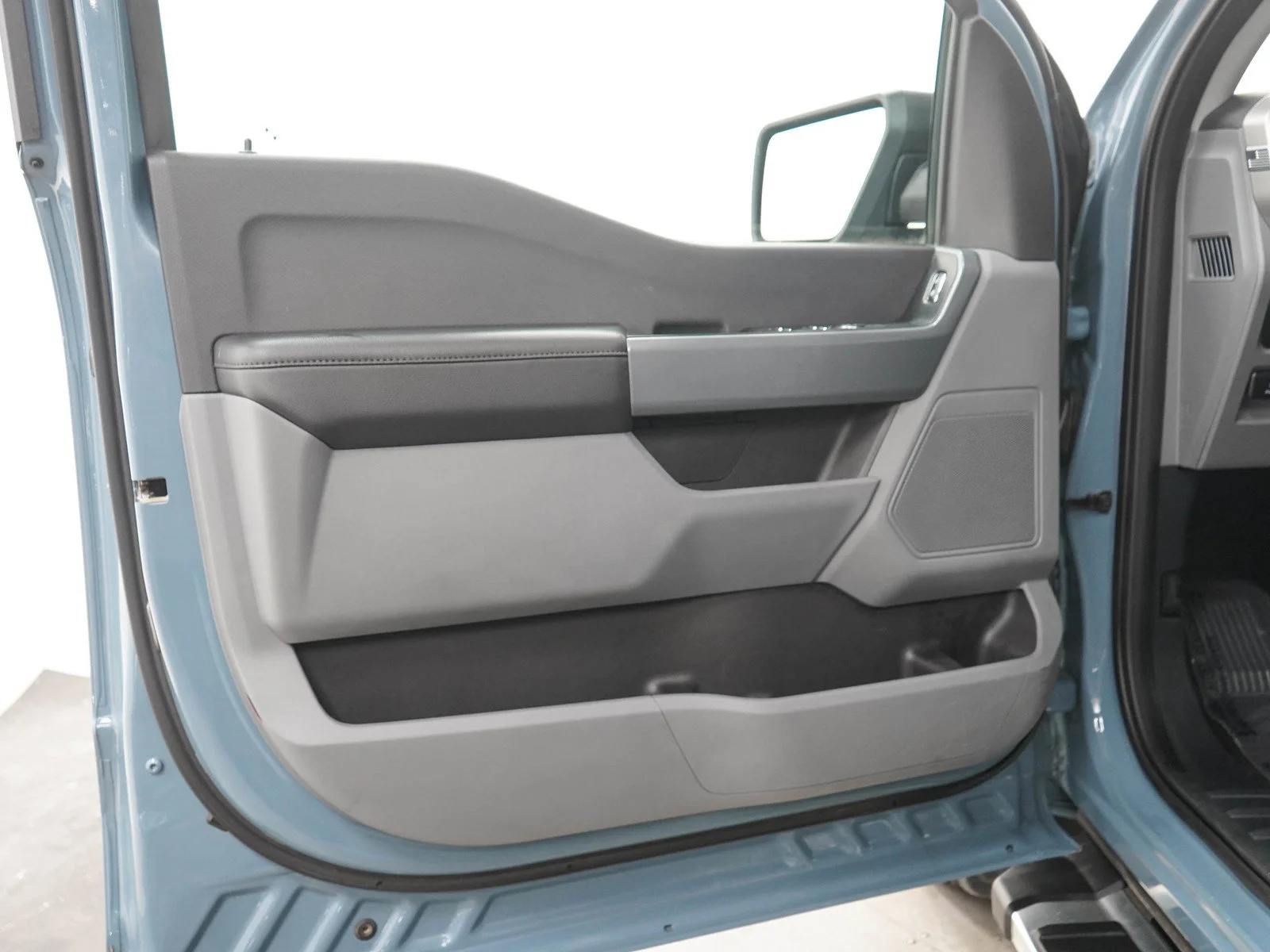 Used 2023 Area 51 Blue Ford XLT image 18