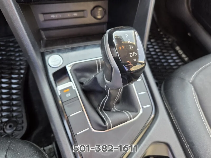 Used 2023 Pure White Volkswagen SE FWD image 24