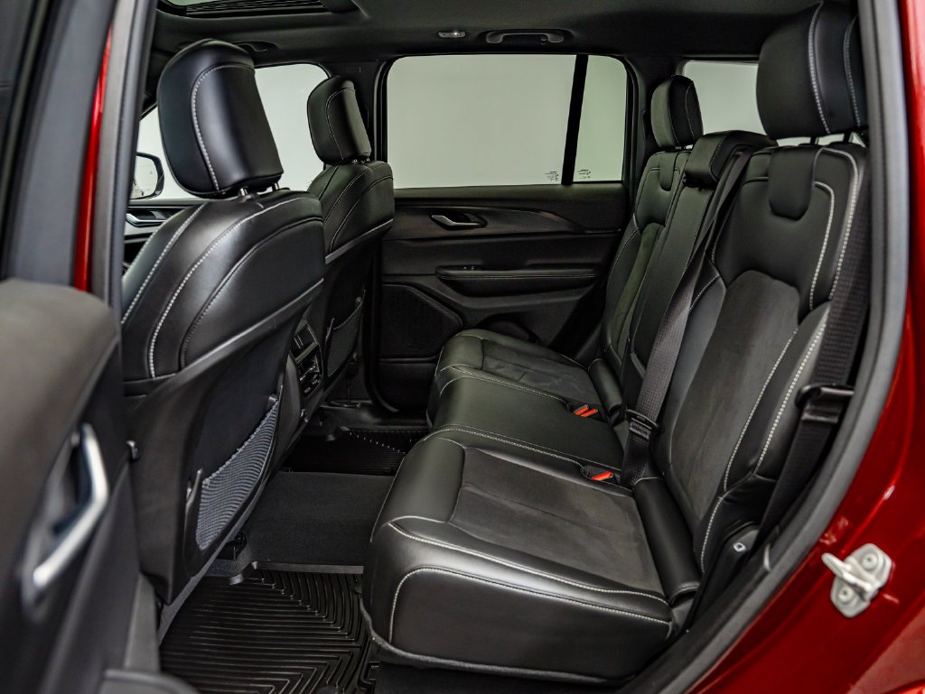 Used 2023 Velvet Red Pearlcoat Jeep Altitude image 33