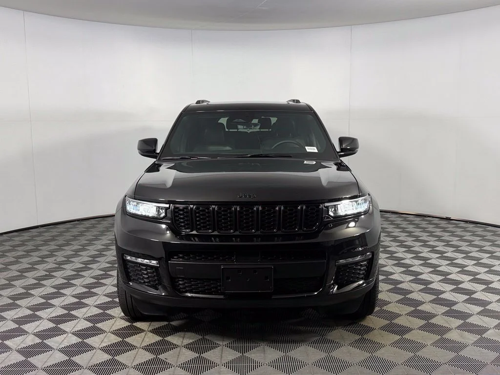 Used 2025 Black Jeep Limited image 3