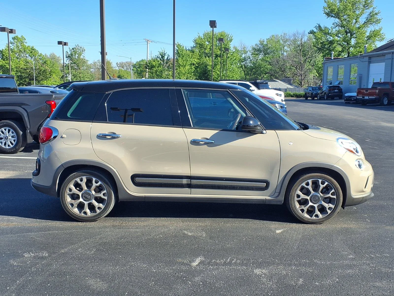 Used 2016 FIAT 500L Trekking with VIN ZFBCFADH9GZ038322 for sale in Kirkwood, MO