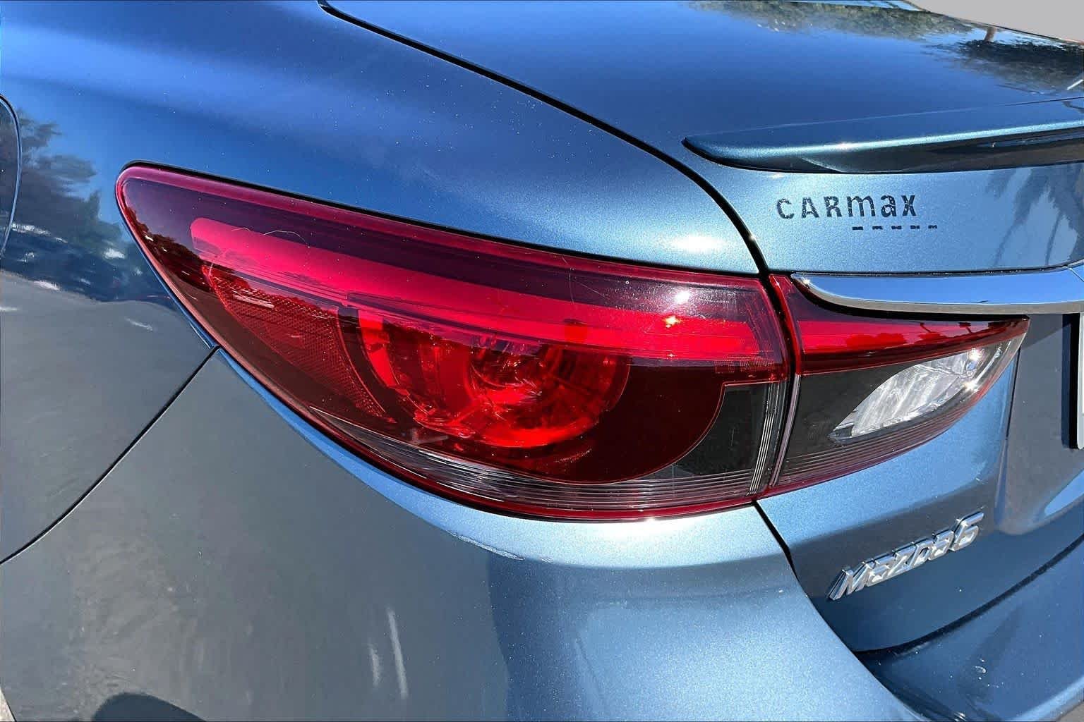 Used 2016 Blue Reflex Mica Mazda i Grand Touring image 28
