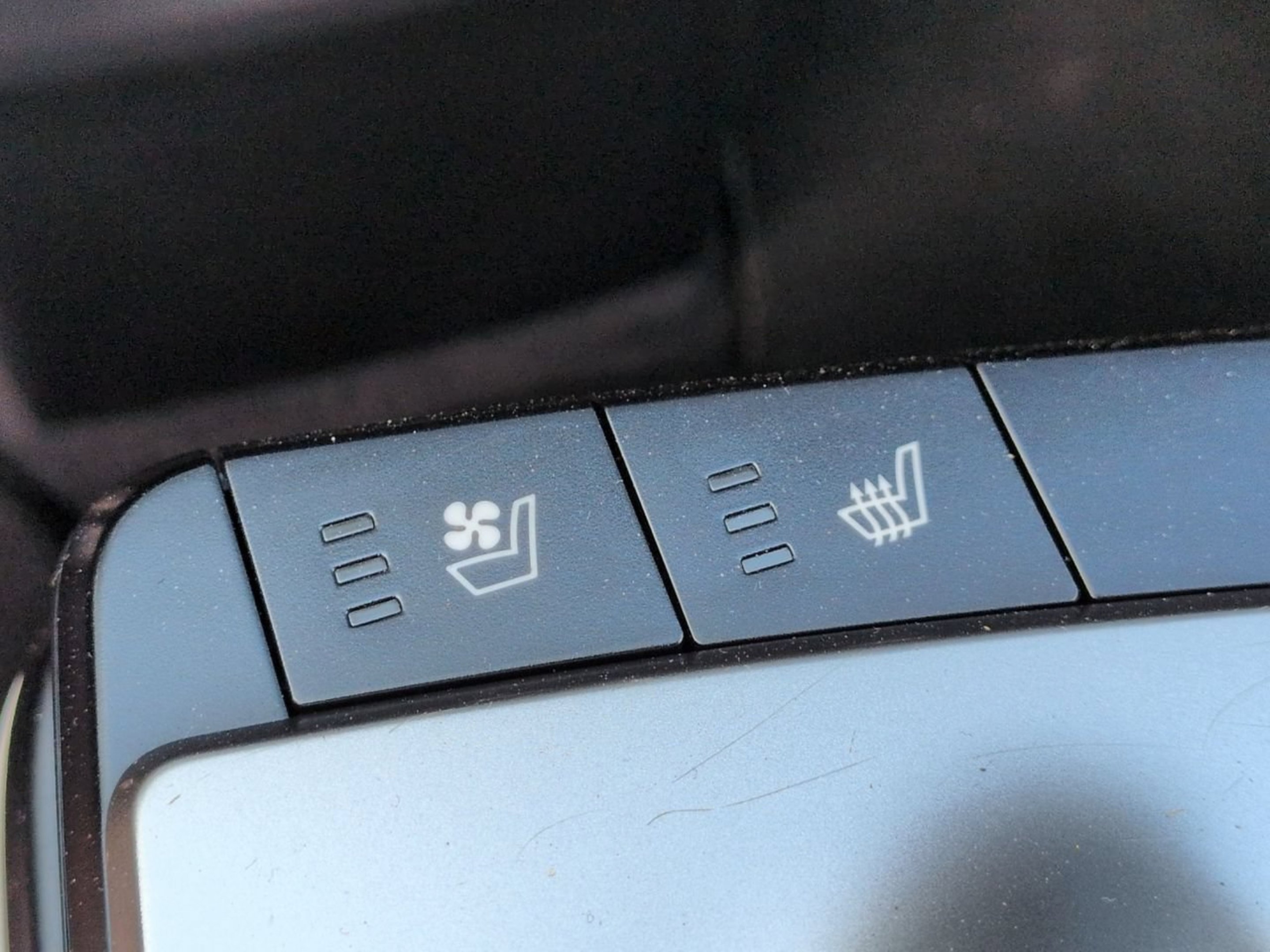 Certified Used 2025 Wolf Gray Kia GT-Line image 24