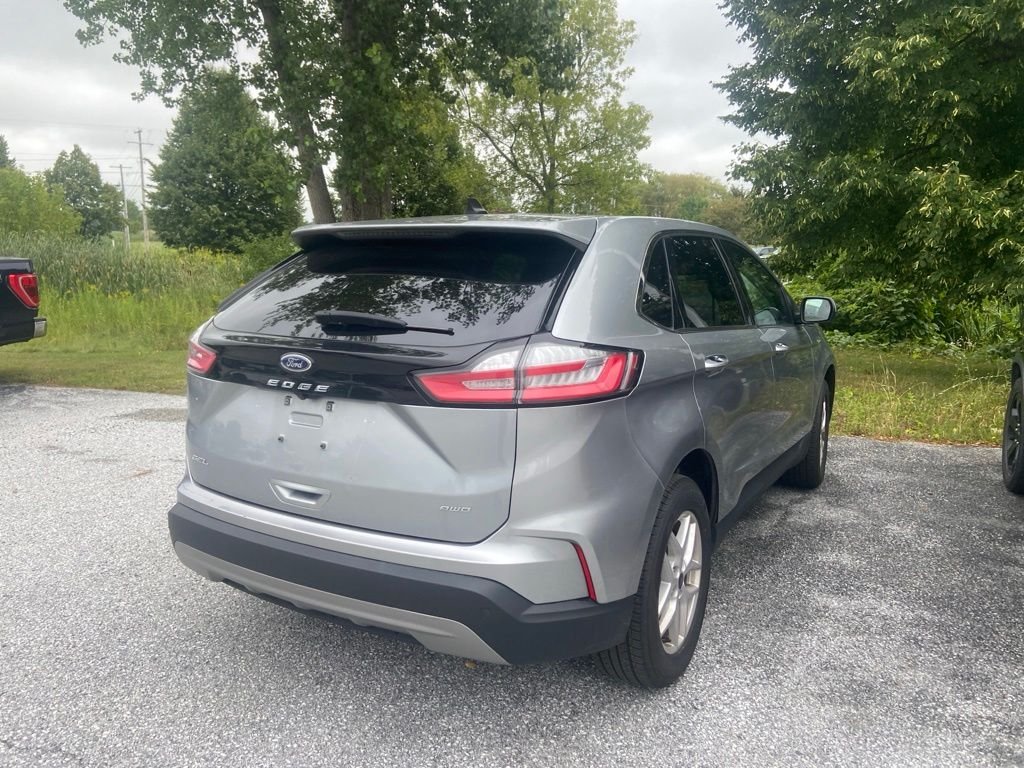 Used 2024 Silver Metallic Ford SEL image 5