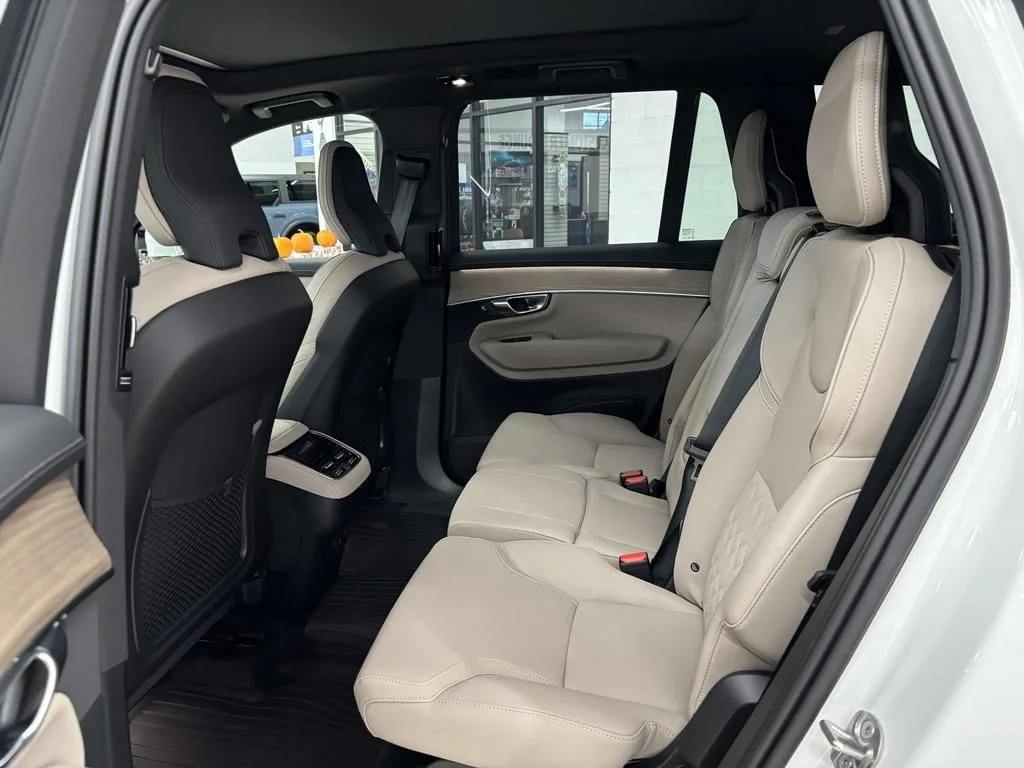 2026 Volvo XC90 Plus - Photo 12