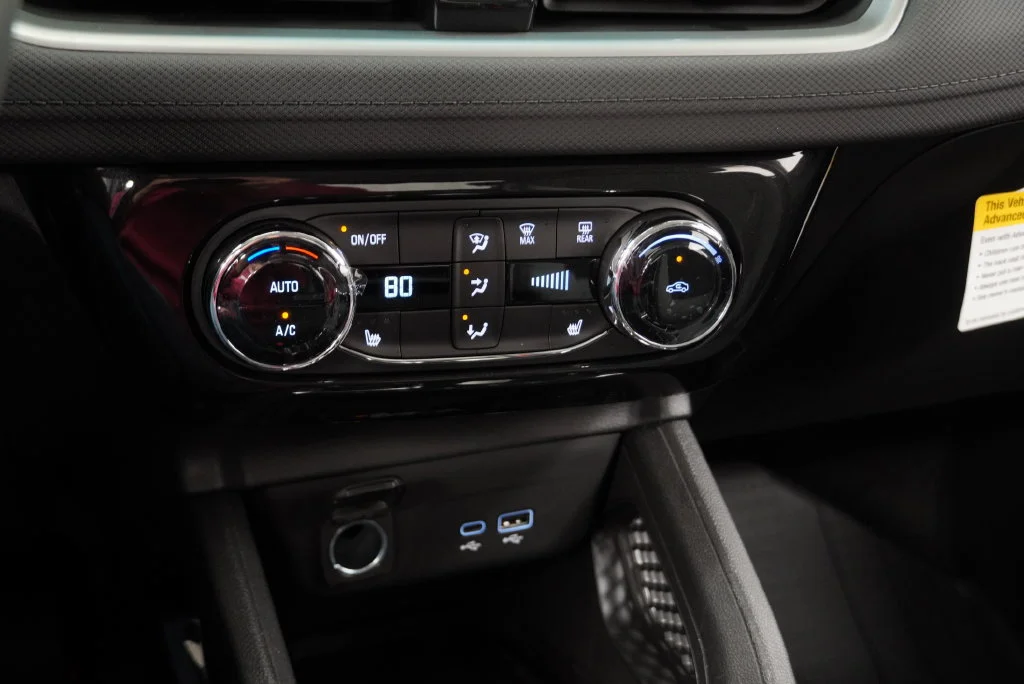 New 2026 Mosaic Black Metallic Chevrolet LT image 24