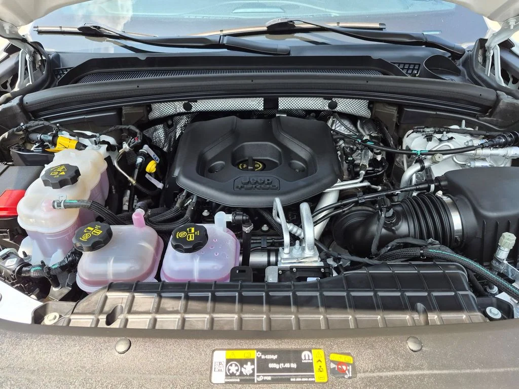 Used 2022 White Jeep 4xe image 31