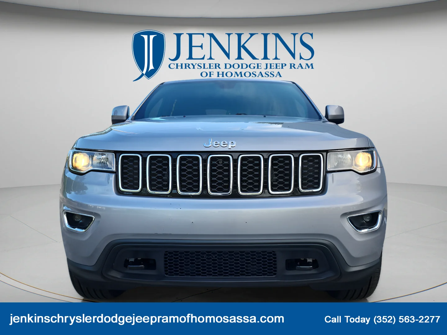 Used 2021 Billet Silver Metallic Clearcoat Jeep Laredo E image 8