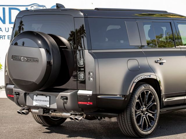 New 2026 Carpathian Grey Land Rover V8 image 7