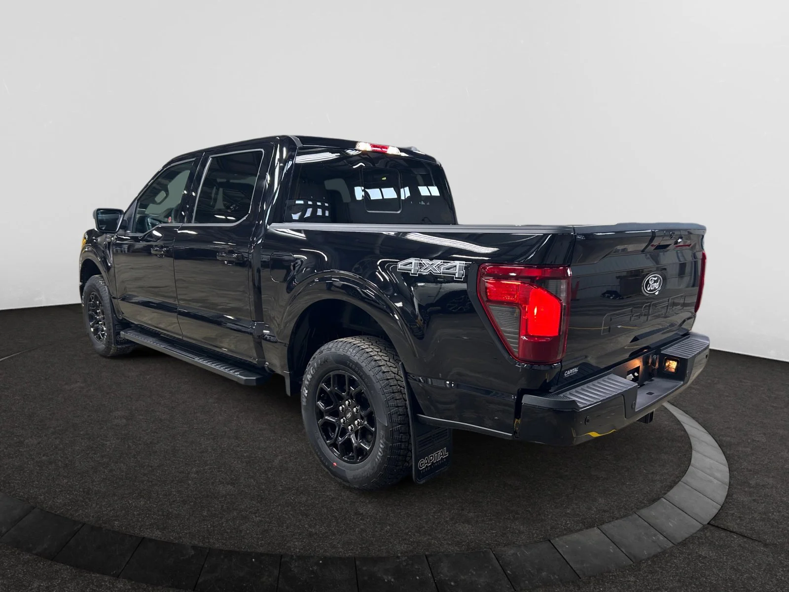 New 2026 Agate Black Metallic Ford XLT image 3