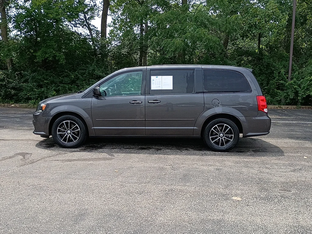 Used 2016 Granite Crystal Metallic Clear Coat Dodge SXT image 6