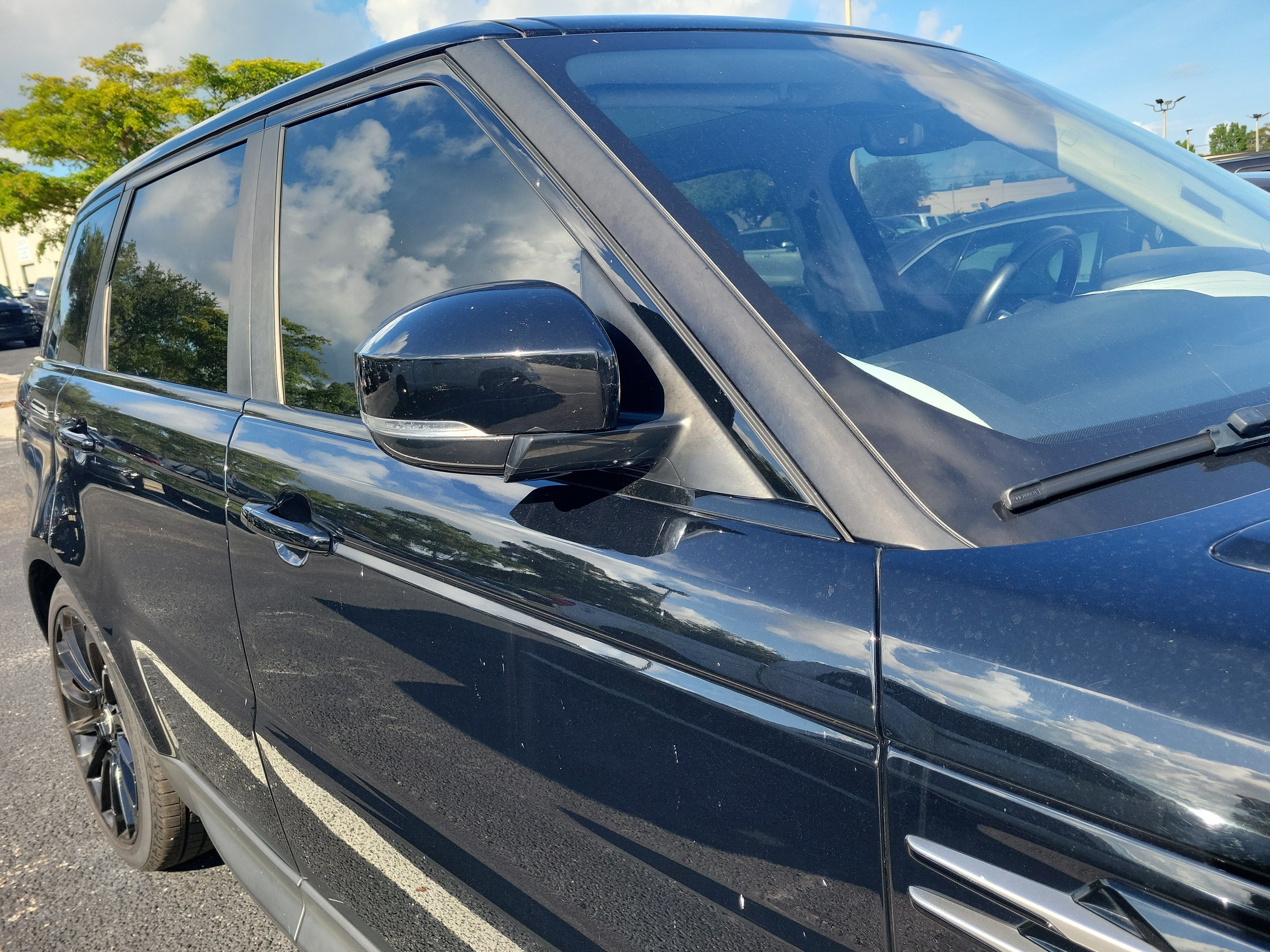 Used 2020 Santorini Black Metallic Land Rover SE image 8