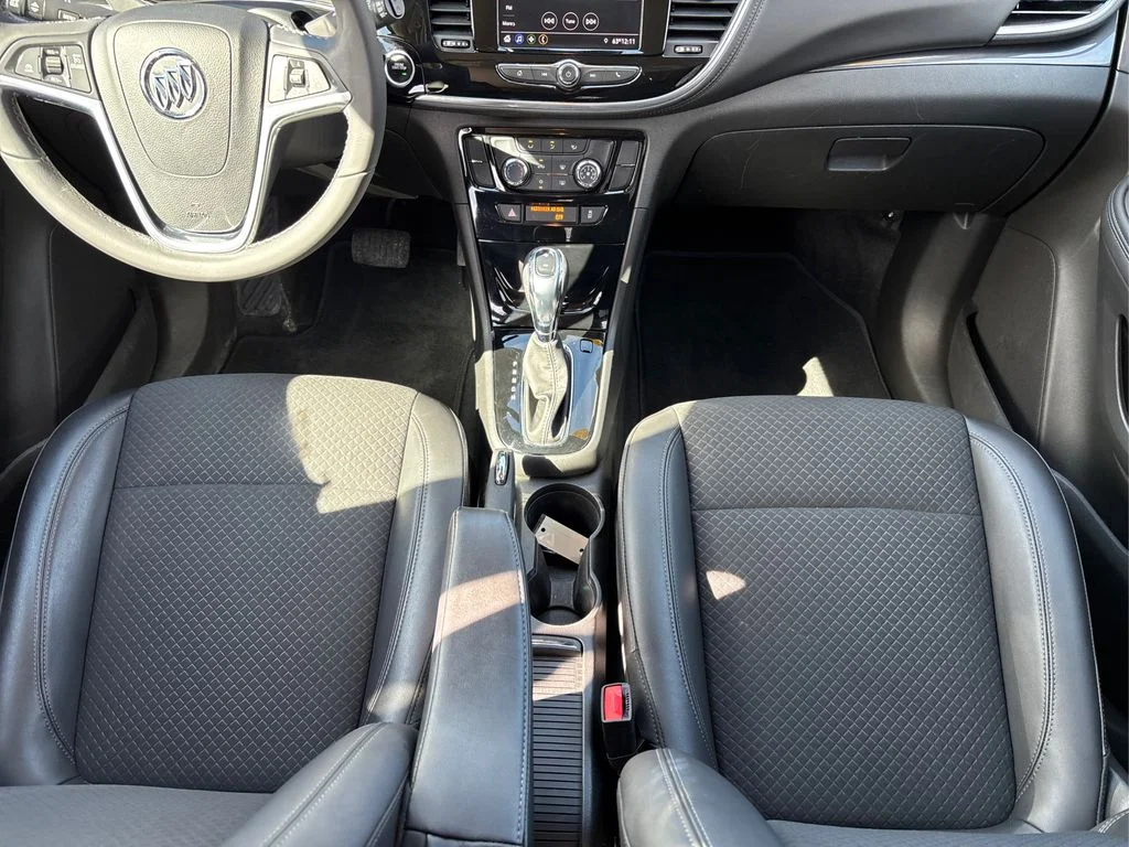 Used 2022 White Buick Preferred image 20
