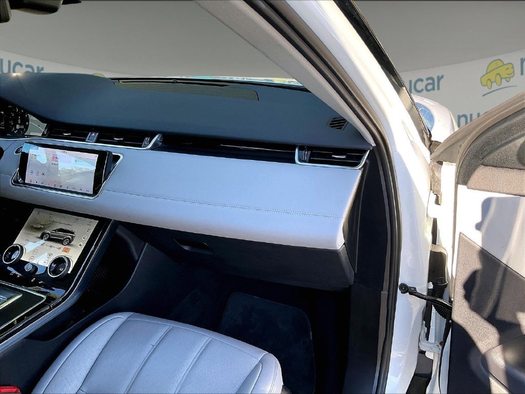 Used 2020 White Land Rover SE image 13