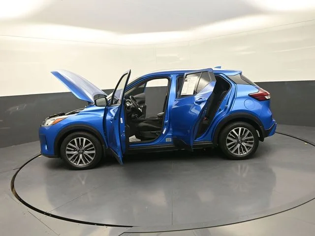 Used 2023 Blue Nissan SV image 32