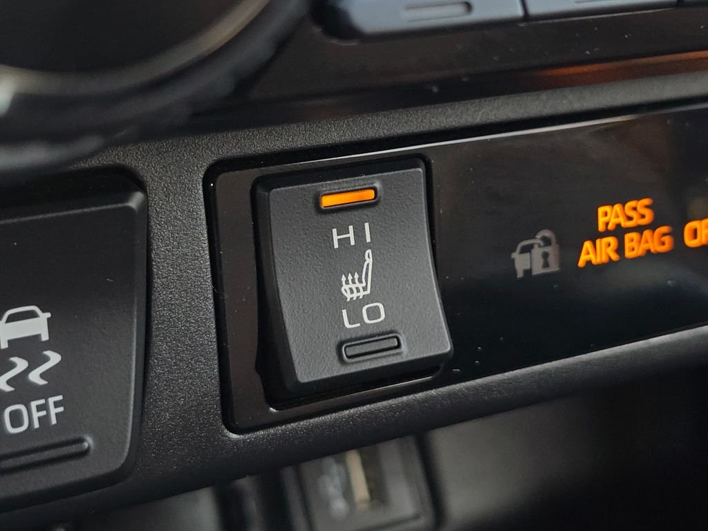 Used 2025 White Toyota XLE image 33