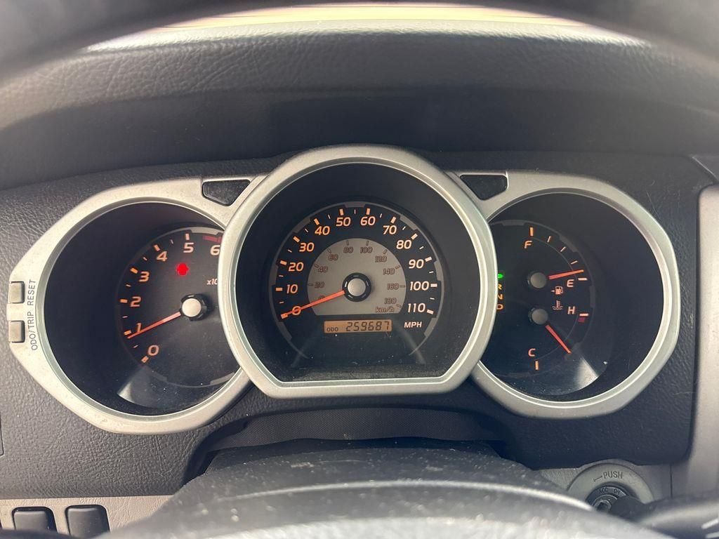 Used 2004 Gray Toyota Limited image 26