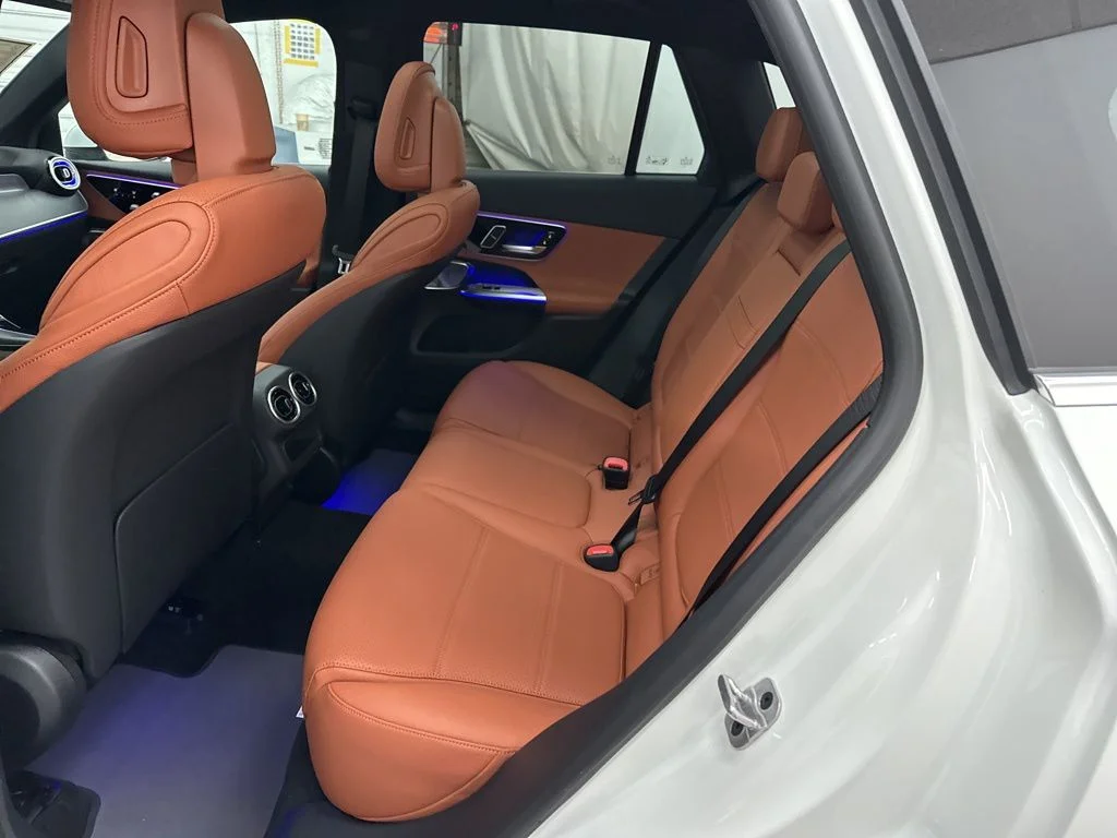 Used 2026 White Mercedes-Benz GLC 300 image 23