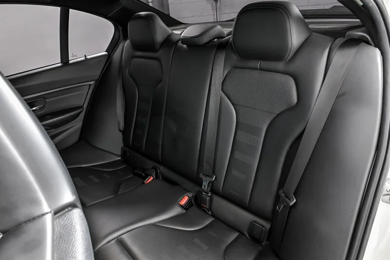 Used 2018  BMW  image 19