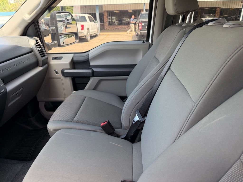 Used 2021 White Ford XL image 9