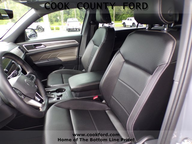 Used 2021 Pure Gray Volkswagen 2.0T SE w/Technology image 3