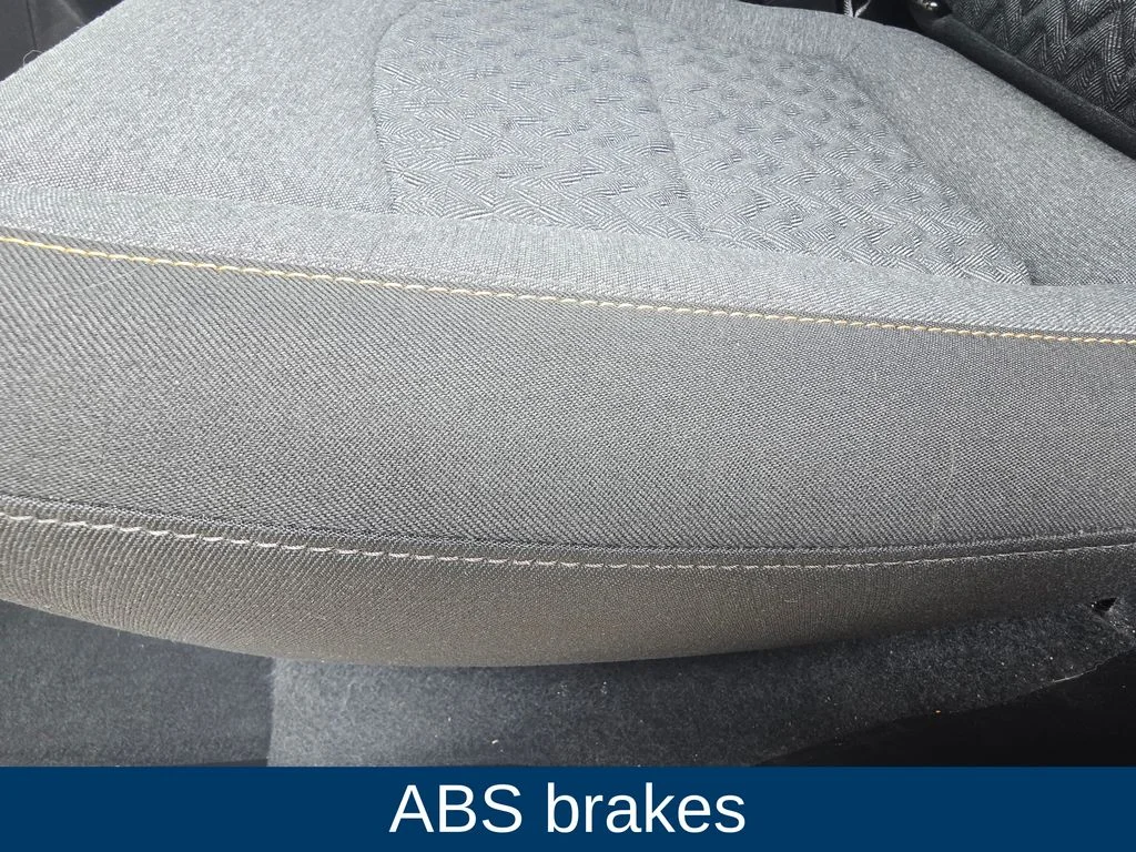 Used 2022 White Chevrolet LT image 11