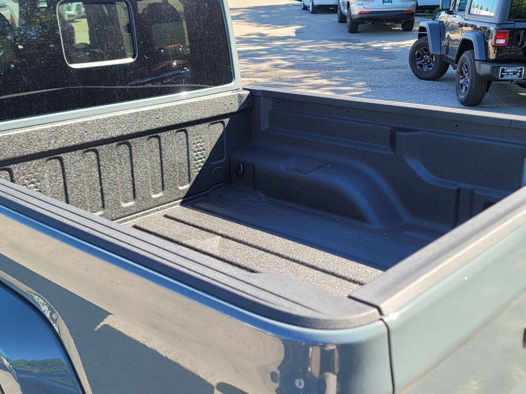 New 2026 Anvil Clear-Coat Exterior Paint Jeep Sport S image 15