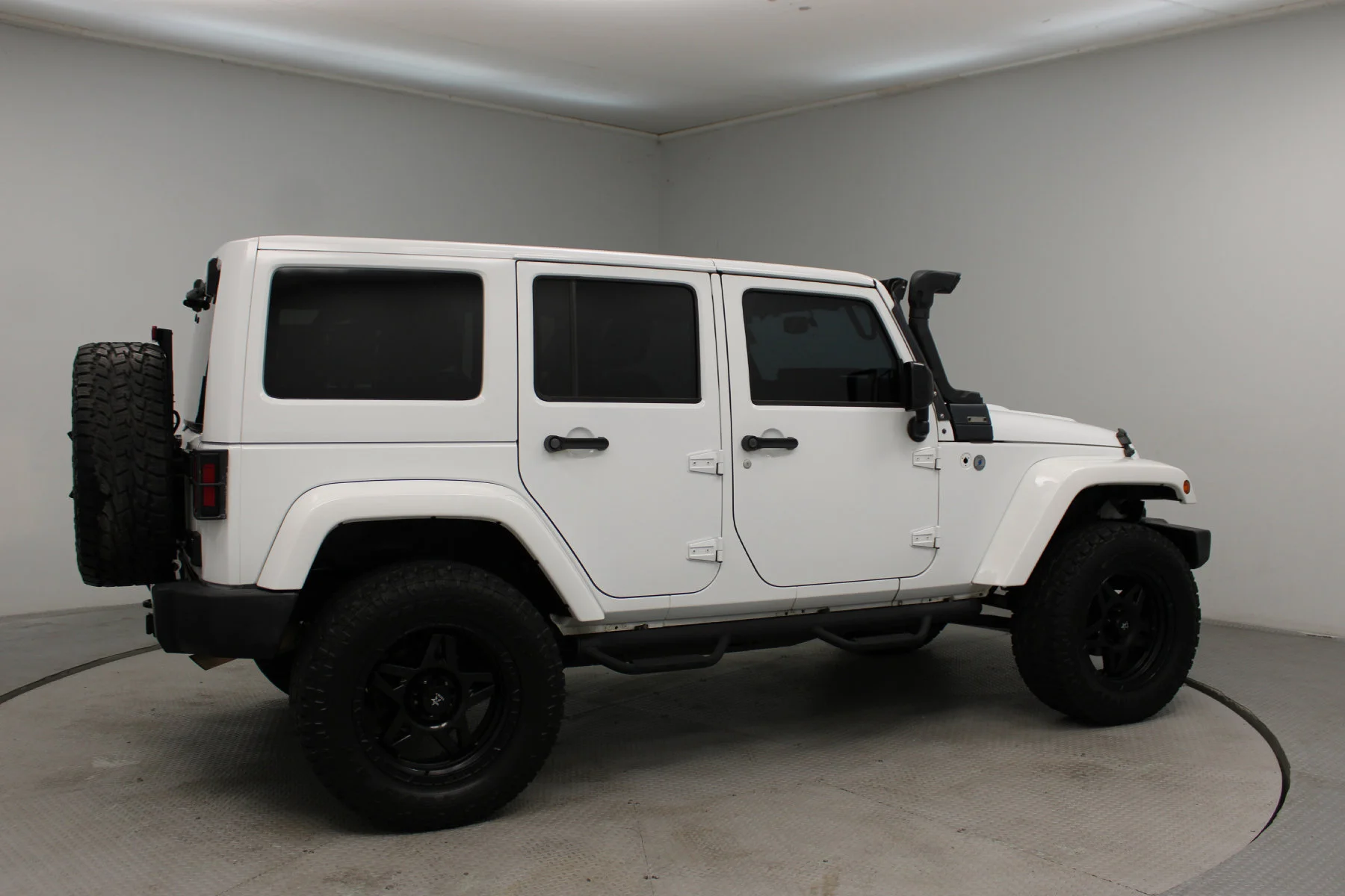 Used 2015 Bright White Clearcoat Jeep 4WD 4dr Altitude image 20