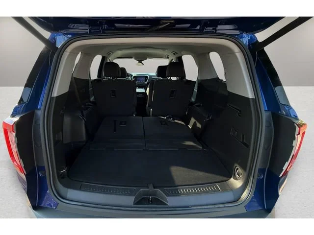 Used 2023 Ultra Blue Metallic GMC SLE image 31
