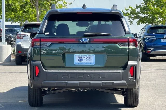 New 2026 DEEP EMERALD GREEN PEARL Subaru Limited image 5