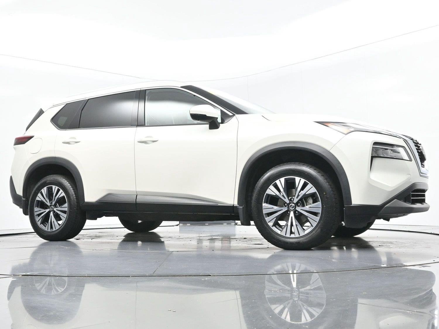 Used 2021 Pearl White Tricoat Nissan SV image 45