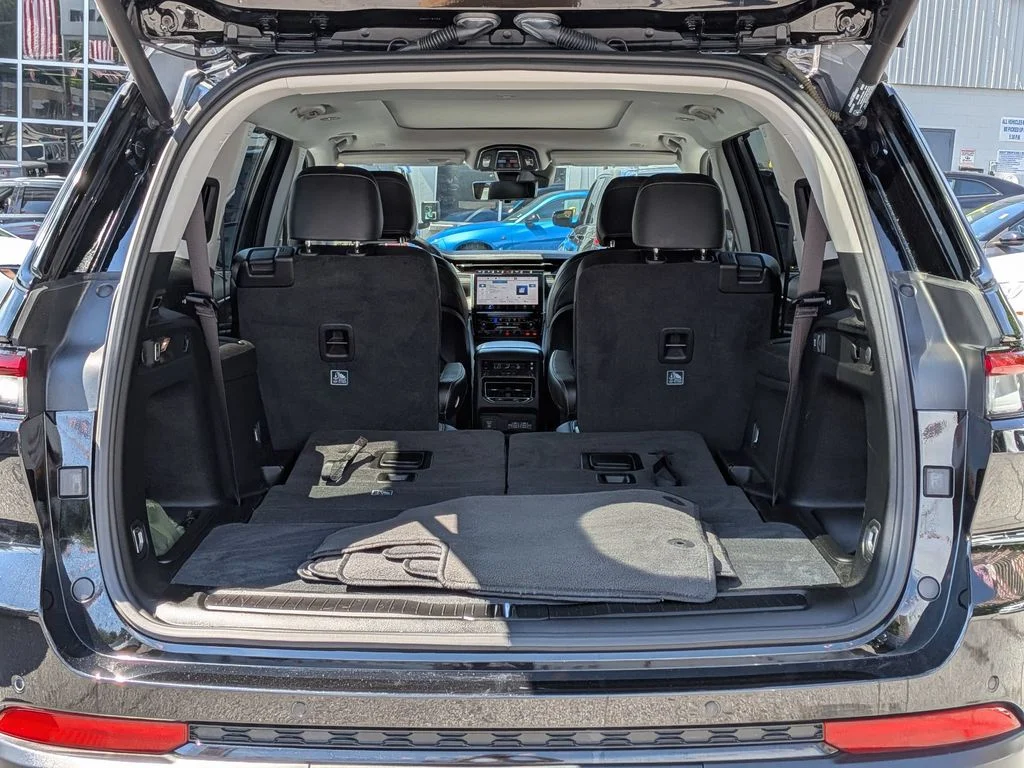 Used 2023 Black Jeep Limited image 8
