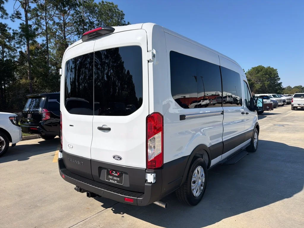 New 2027 Oxford White Ford Passenger Van XL image 10