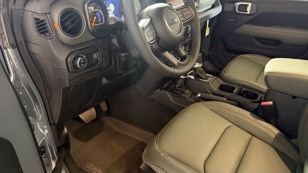 New 2026 Anvil Clear-Coat Exterior Paint Jeep Mojave X image 11