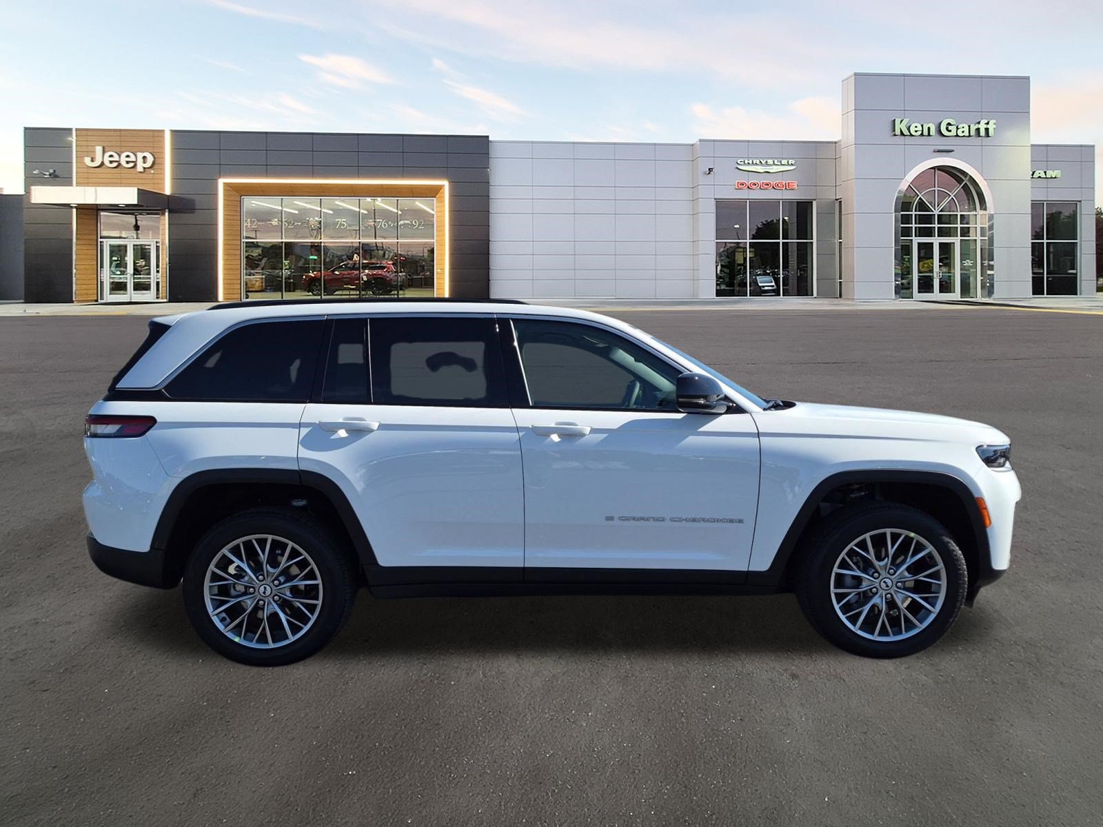 New 2027 Bright White Clear-Coat Paint Jeep Limited Reserve image 3