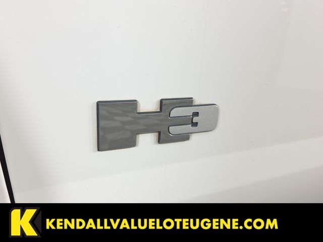 Used 2007 White Hummer Base image 11