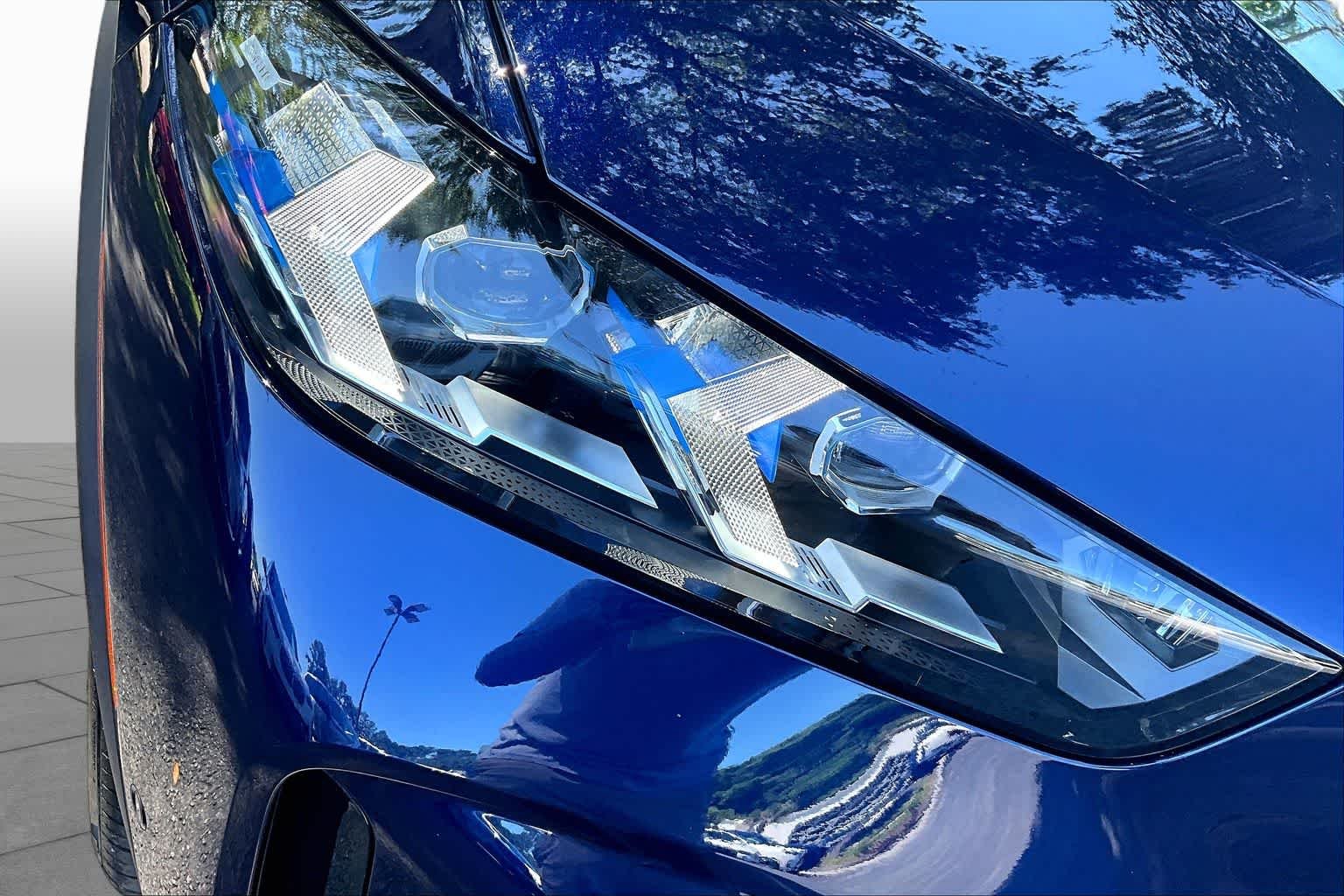 New 2026 Tanzanite Blue II Metallic BMW xDrive40i image 13