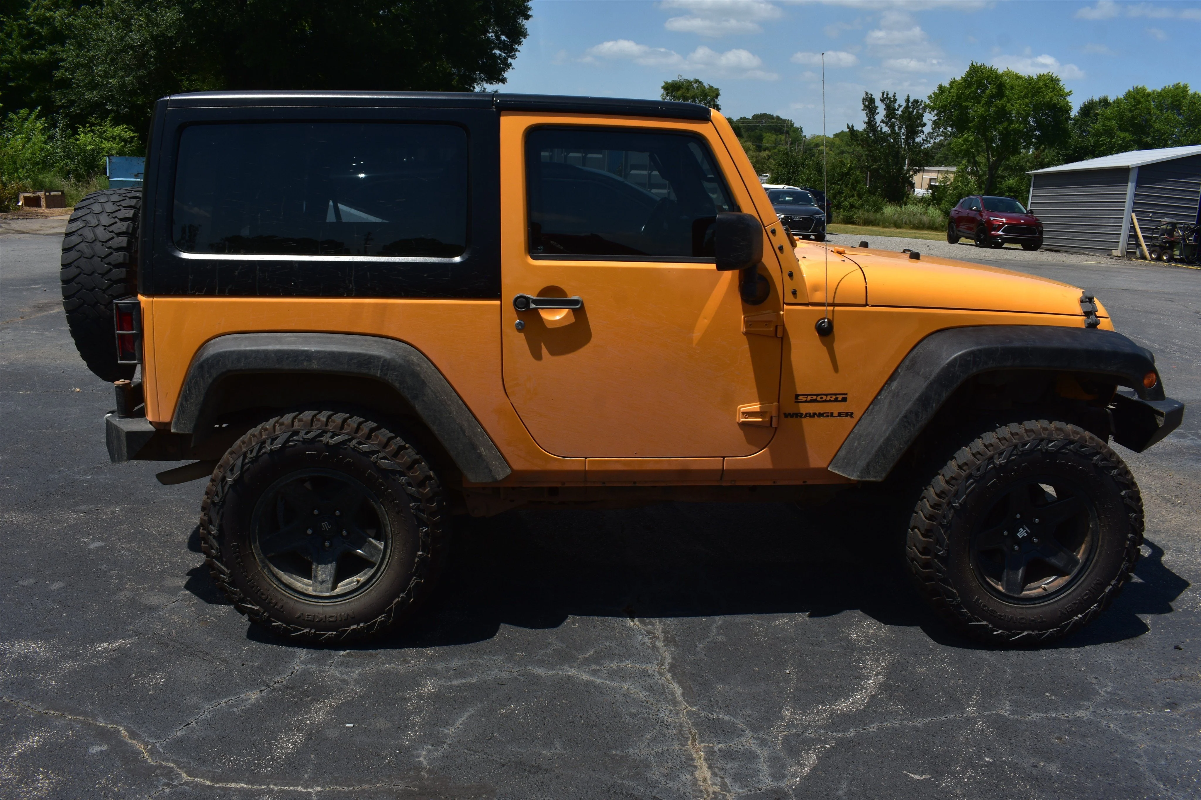 Used 2012 Dozer Jeep Sport image 4