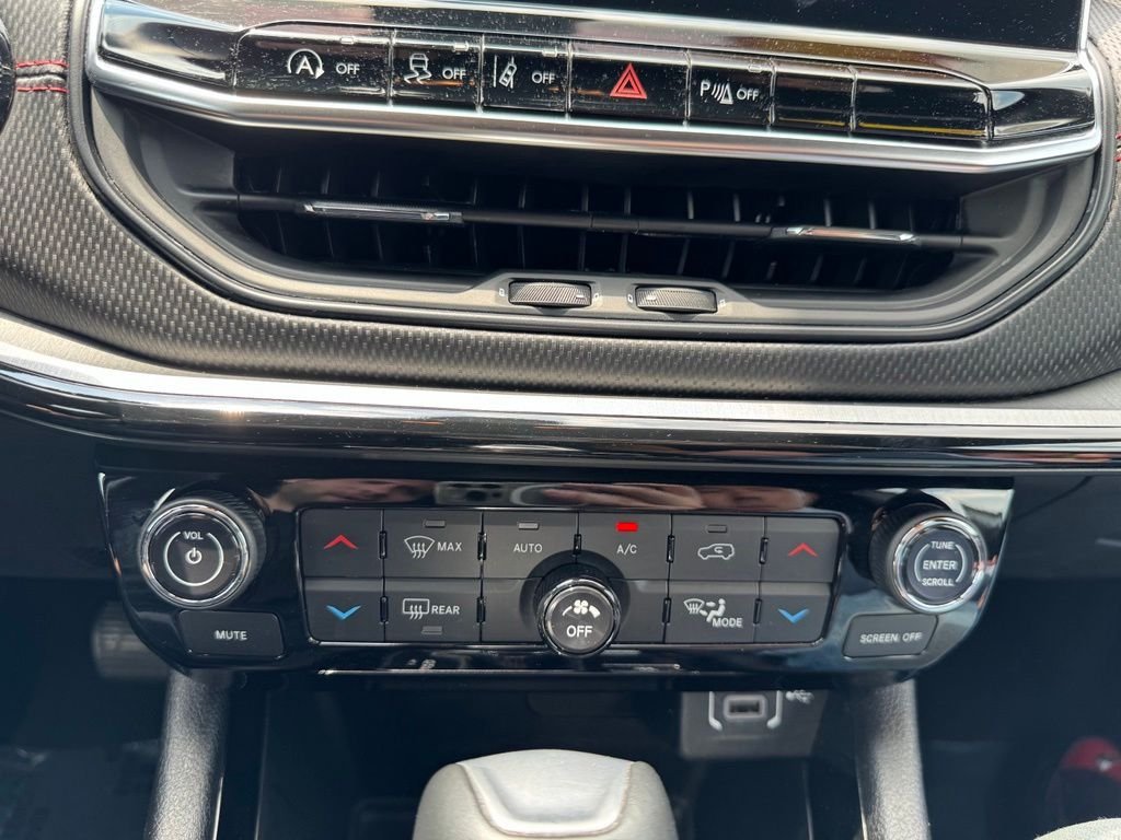 Used 2025 Bright White Clearcoat Jeep Trailhawk image 15