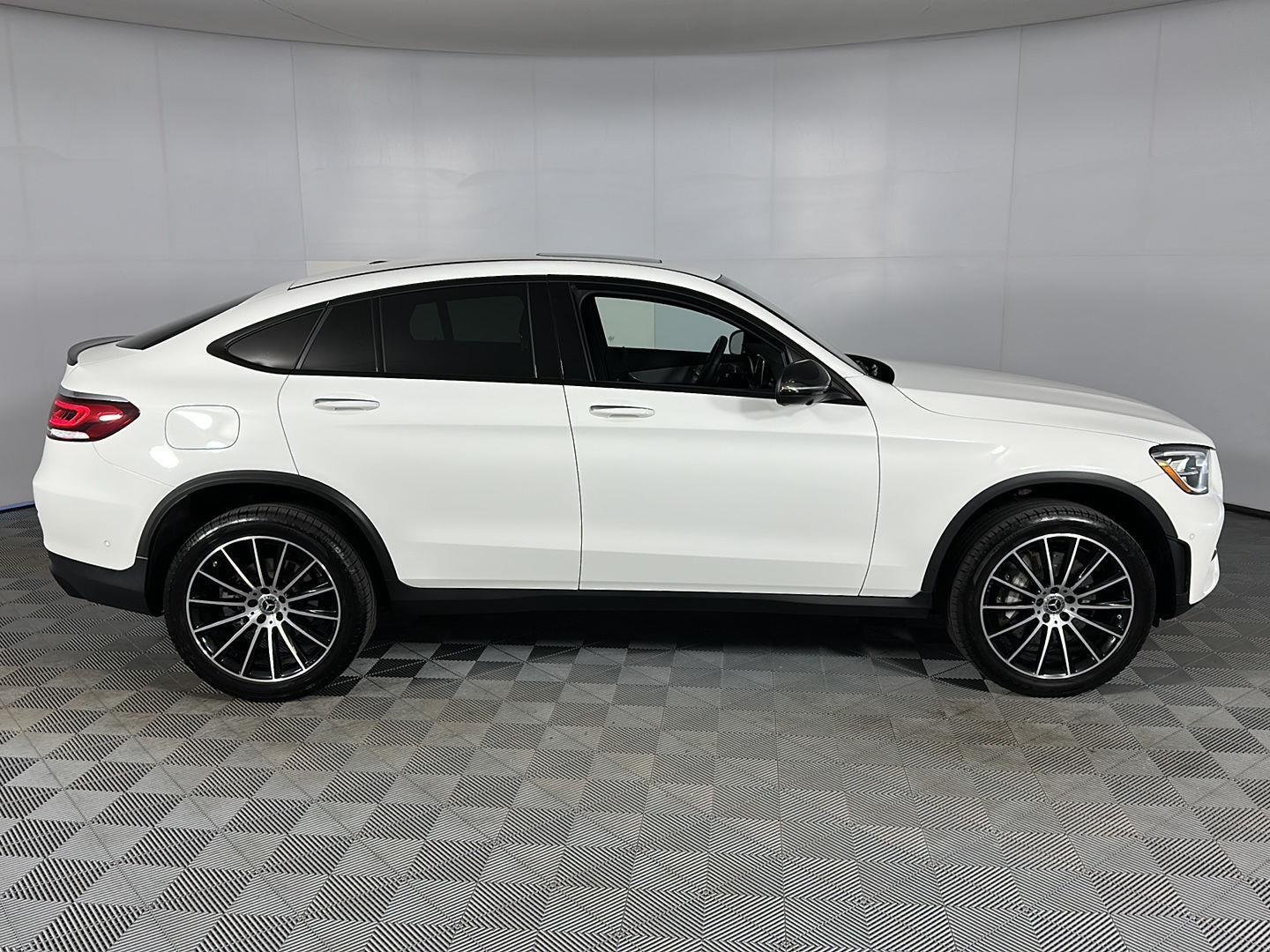 Used 2023 Polar White Mercedes-Benz GLC 300 image 4