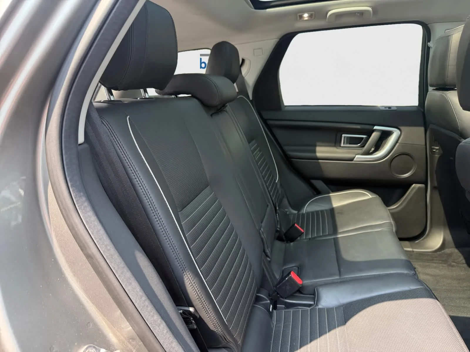 Used 2018 Corris Grey Metallic Land Rover HSE image 21