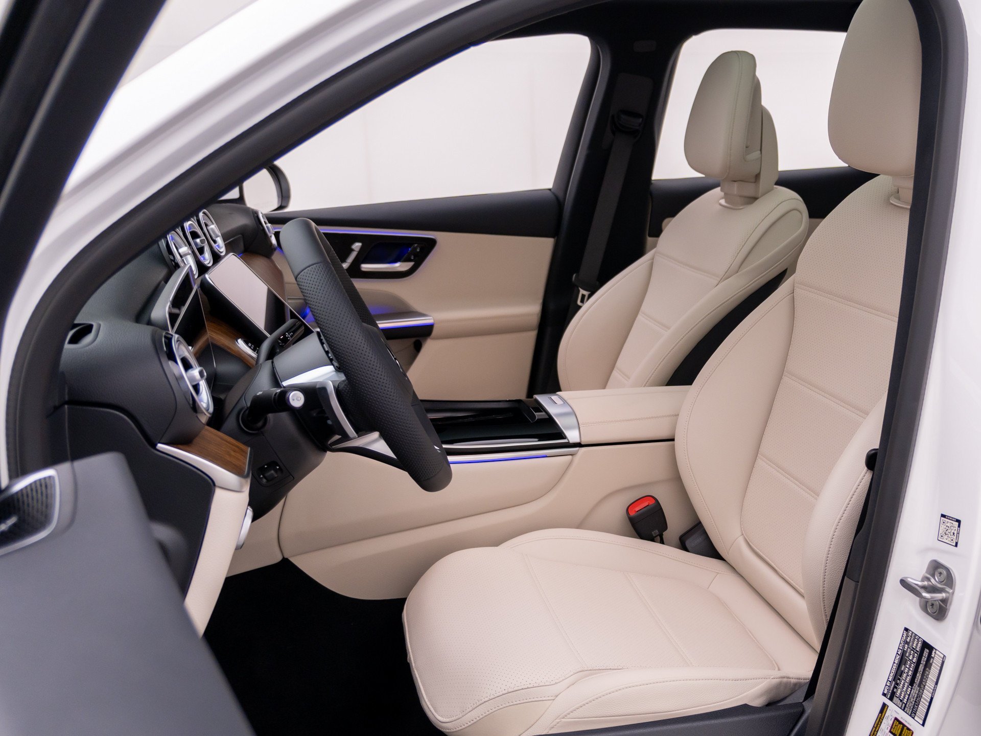 New 2027 Polar White Mercedes-Benz GLC 350e image 59