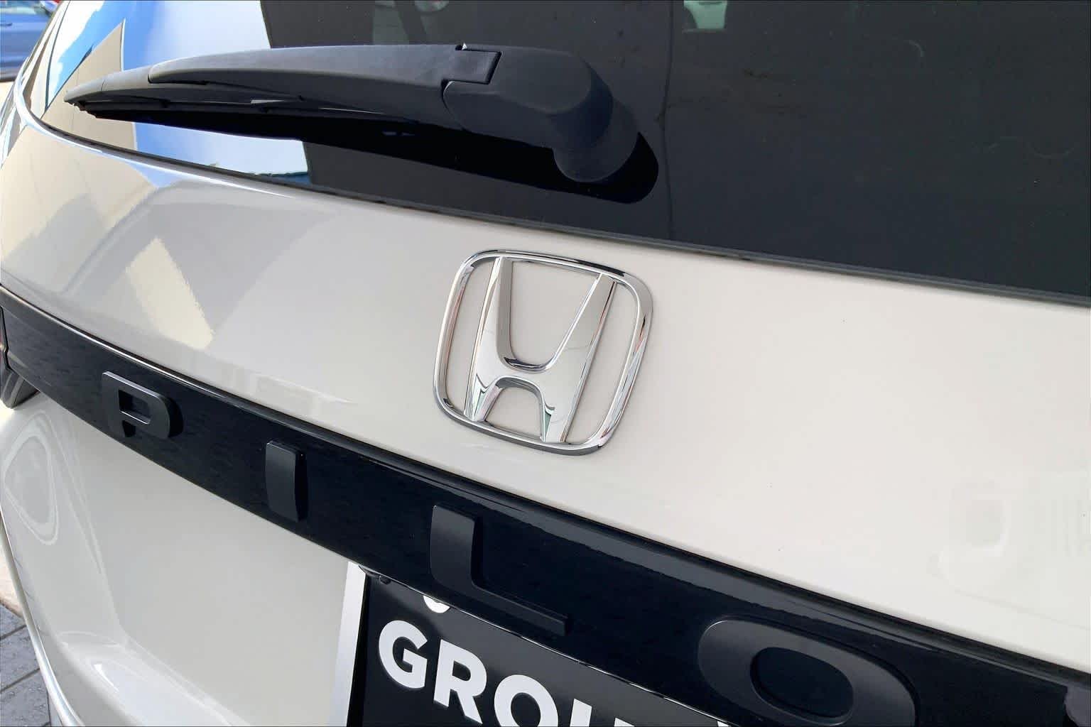 Used 2025 Platinum White Pearl Honda EX-L image 33