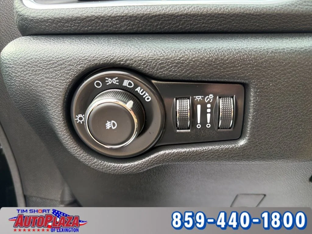 Used 2025 Black Chrysler Limited image 19