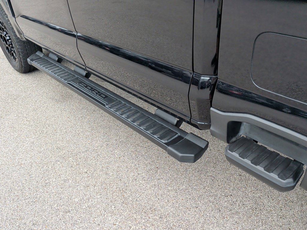Used 2025 Agate Black Metallic Ford Lariat image 47