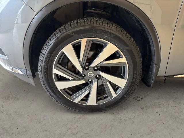 Used 2017 Gun Metallic Nissan Platinum image 15