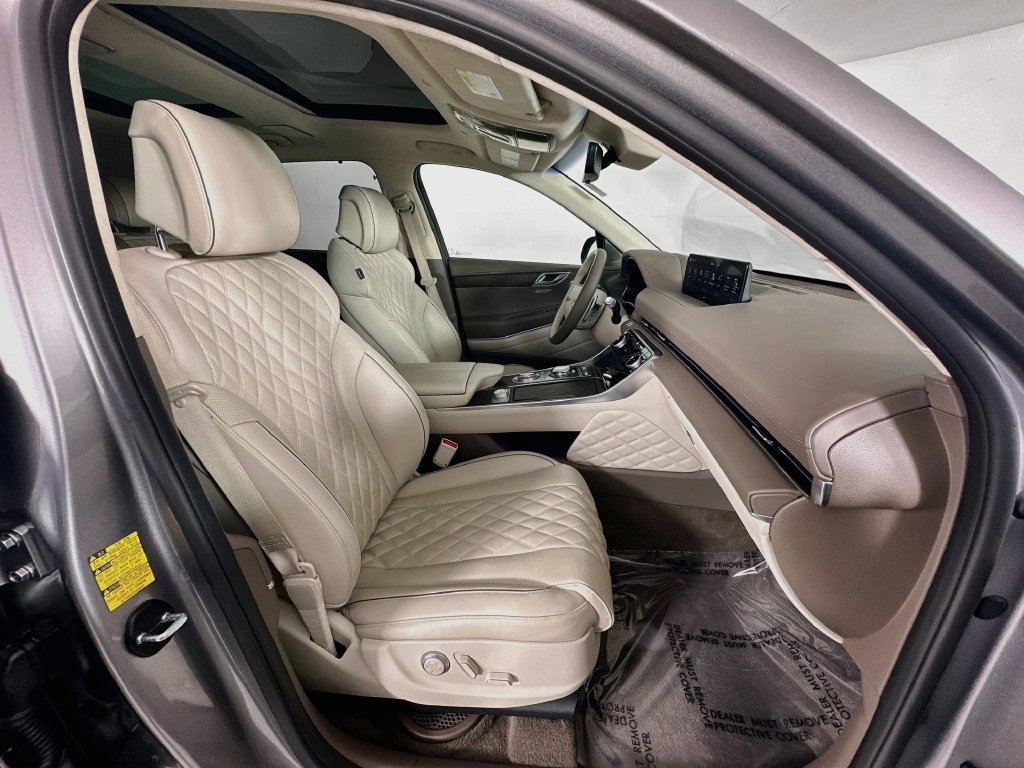 Used 2023 Silver Genesis 3.5T image 29
