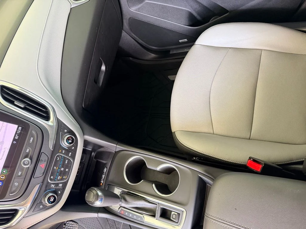Used 2019 Silver Chevrolet Premier image 25